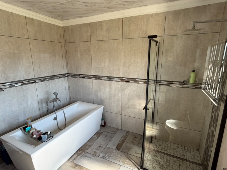 3 Bedroom Property for Sale in Waterkloof North West